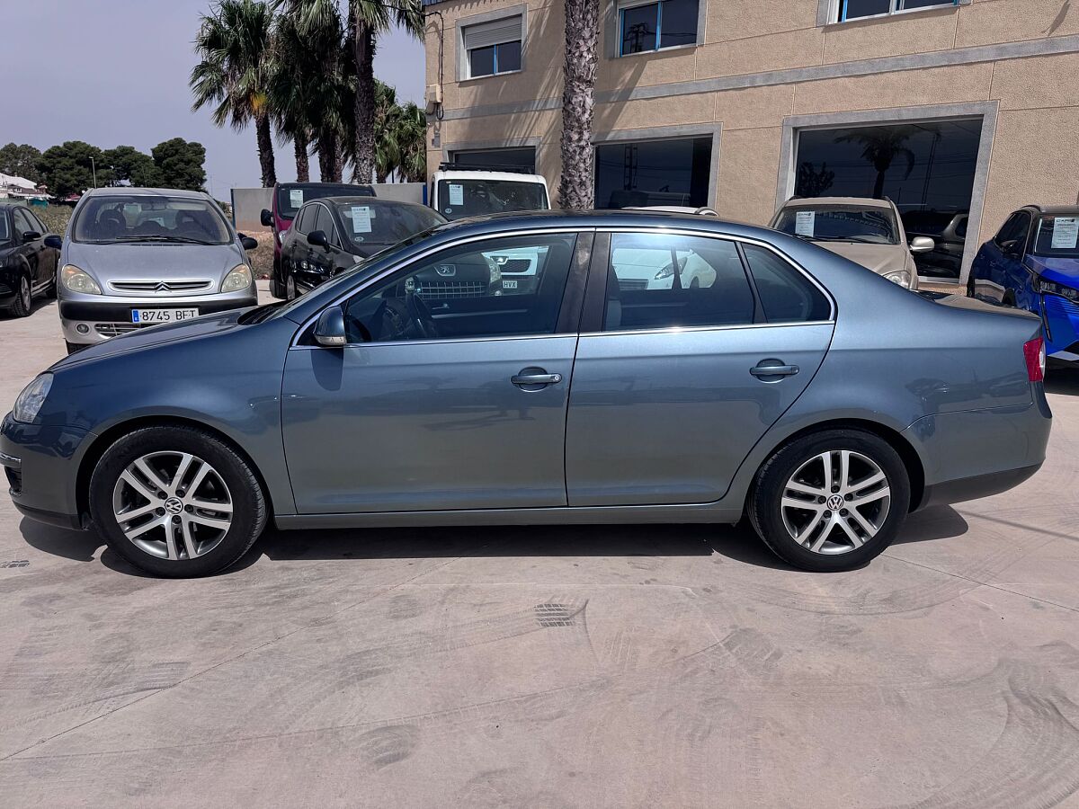 VOLKSWAGEN JETTA ADVANCE 1.9 TDI AUTO SPANISH LHD IN SPAIN ONLY 49000 MILES 2007